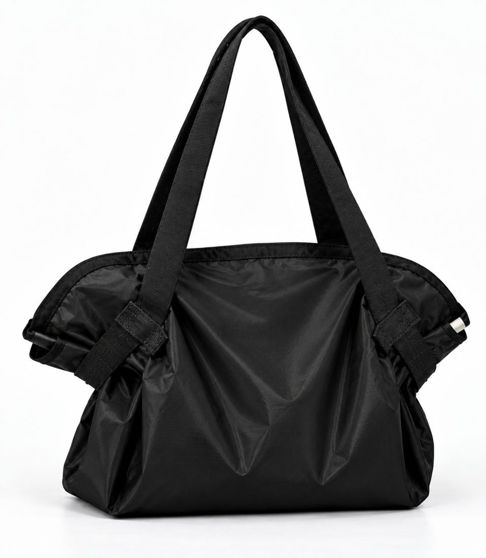 Le sac KUZALI en coloris Noir, vue studio